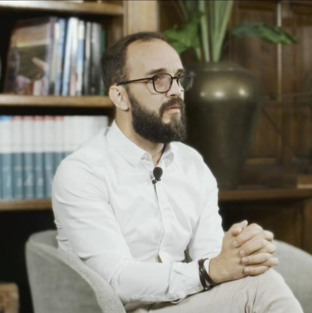 Cristian R. CREANGA en intervention filmée